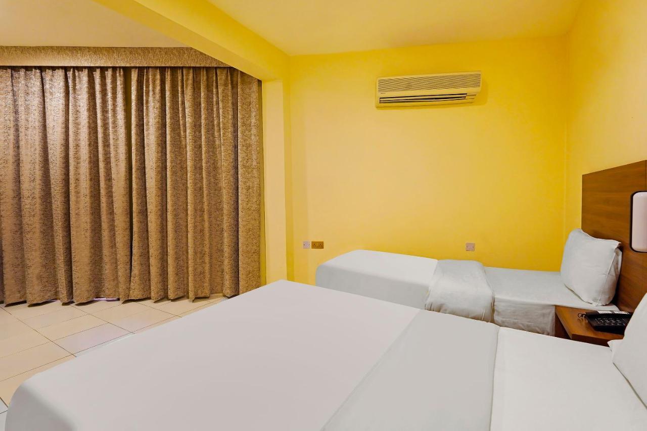 Oyo 925 Emirates Hotel Dubai Exterior foto
